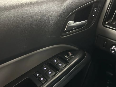 Used 2020 Chevrolet Colorado LT RWD image 16