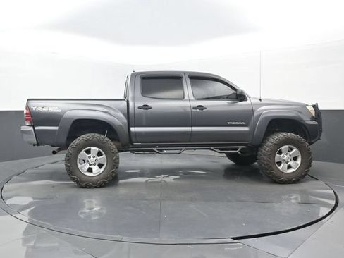 Used 2014 Toyota Tacoma 4x4 Double Cab w/ TRD Off-Road Package image 2