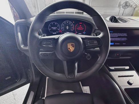 Certified 2026 Porsche Cayenne AWD/4WD image 20