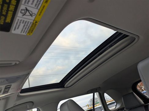 Used 2023 Toyota RAV4 XLE Premium image 19