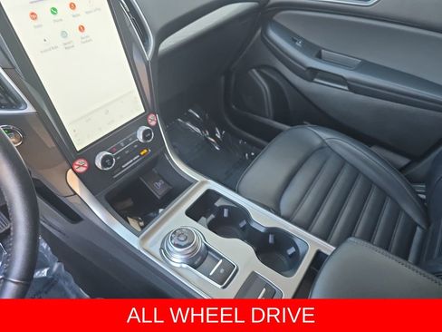 Used 2024 Ford Edge SEL image 25