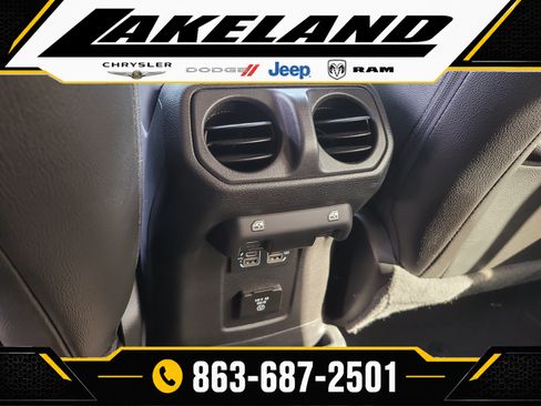Used 2020 Jeep Wrangler Unlimited Sahara AWD/4WD image 13