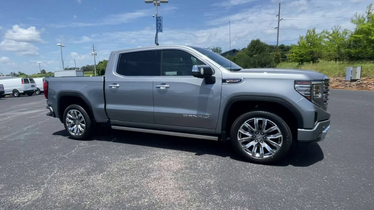 Used 2024 GMC Sierra 1500 Denali w/ Denali Reserve Package AWD/4WD image 2