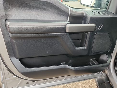 Used 2020 Ford F150 XLT w/ Equipment Group 302A Luxury AWD/4WD image 12