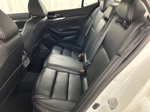 Used 2023 Nissan Maxima SL FWD image 25