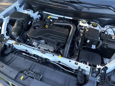 Used 2024 GMC Terrain SLE image 33