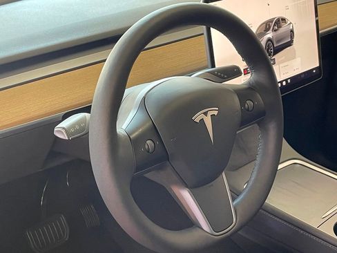 Used 2023 Tesla Model Y Long Range AWD/4WD image 16