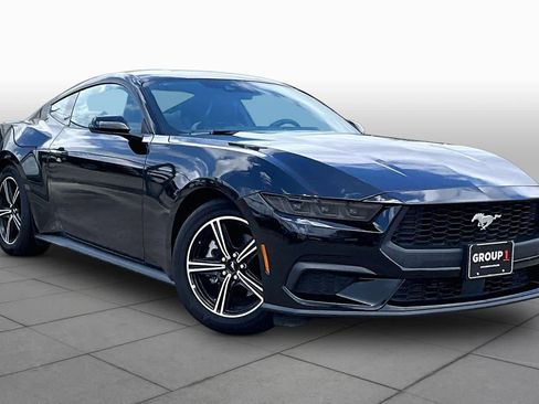 Used 2025 Ford Mustang Premium RWD image 3