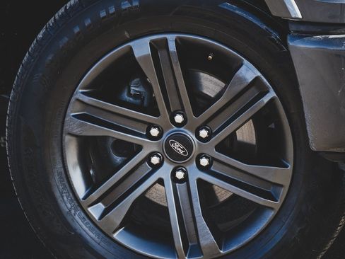 Used 2017 Ford F150 XLT w/ Equipment Group 302A Luxury image 30