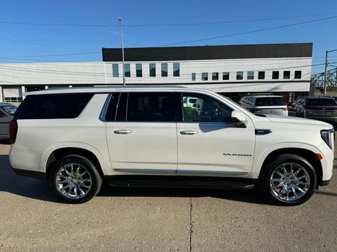 Used 2022 GMC Yukon XL SLT w/ SLT Luxury Package AWD/4WD image 6