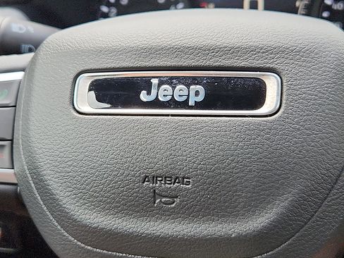 Certified 2025 Jeep Compass Latitude AWD/4WD image 25
