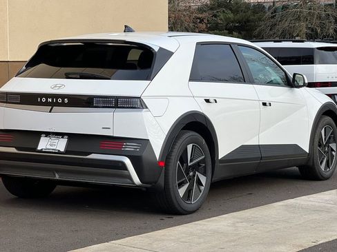 New 2026 Hyundai Ioniq 5 SE image 5