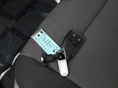 Used 2024 Chevrolet Colorado Trail Boss image 17