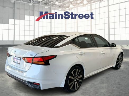 Used 2022 Nissan Altima 2.5 SR FWD image 5