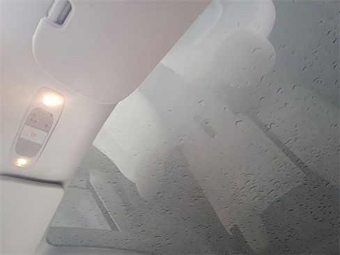 Used 2023 Tesla Model Y Long Range image 28