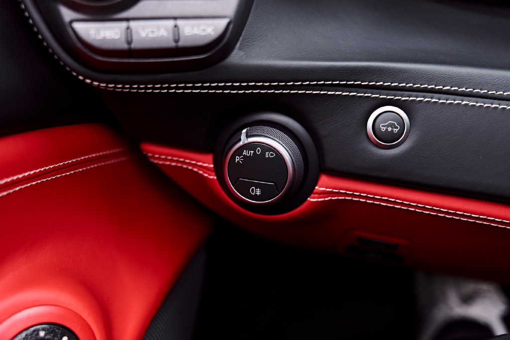 Used 2018 Ferrari 488 Spider RWD image 72