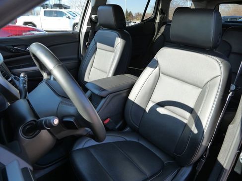 Used 2023 GMC Acadia SLT image 28