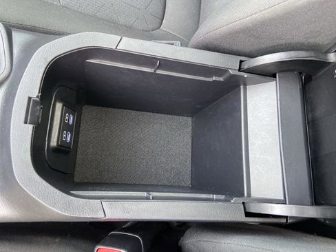 Used 2022 Toyota RAV4 XLE image 41