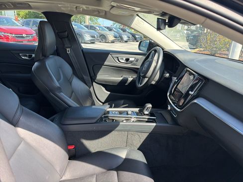 Used 2024 Volvo S60 B5 Core FWD image 10