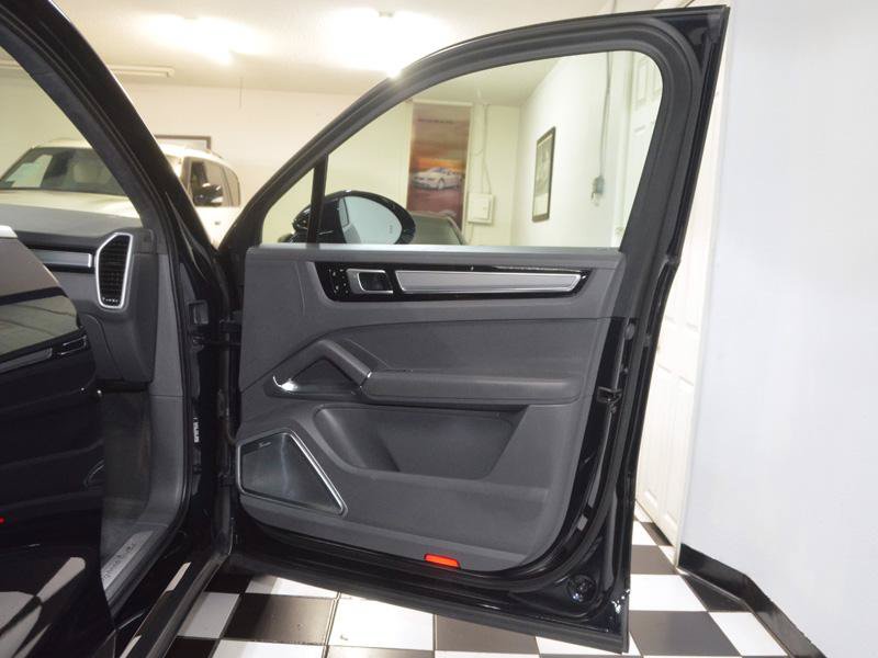 Used 2019 Porsche Cayenne Turbo AWD/4WD image 21