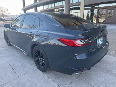 Used 2025 Toyota Camry SE image 3