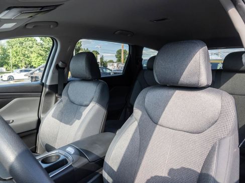 Used 2021 Hyundai Santa Fe SE FWD image 12