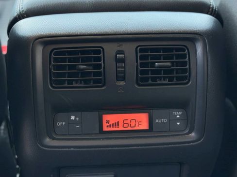 Used 2020 Nissan Pathfinder SV FWD image 15