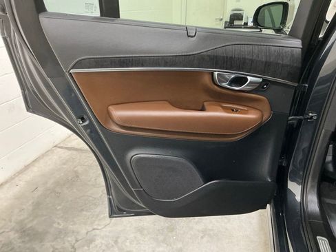Used 2022 Volvo XC90 T6 Inscription w/ Advanced Package image 21