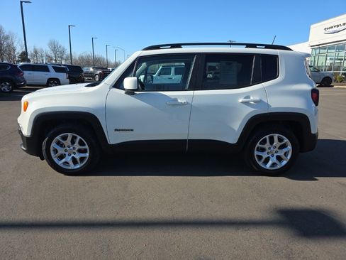 Used 2018 Jeep Renegade Latitude w/ Popular Equipment Group image 2