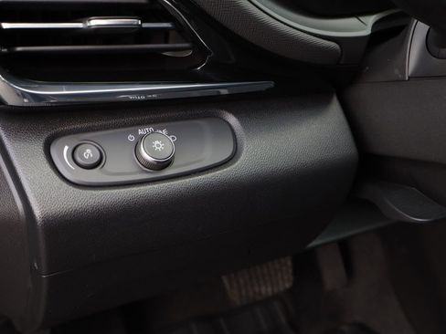 Certified 2025 Buick Envista Avenir FWD image 12