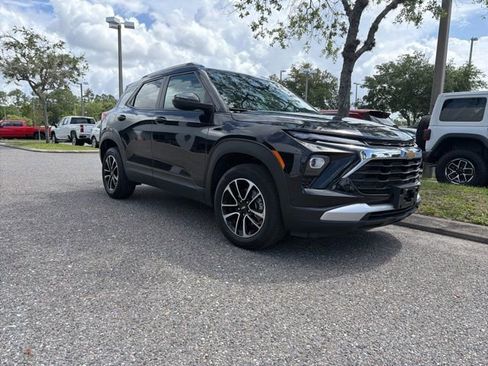 Certified 2025 Chevrolet TrailBlazer LT AWD/4WD image 1