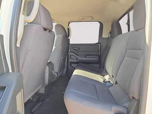 Used 2025 Nissan Frontier S AWD/4WD image 14