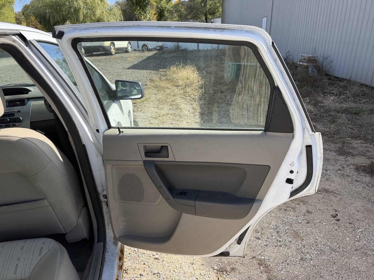 Used 2008 Ford Focus SES FWD image 26