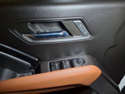 Used 2024 GMC Canyon AT4 image 5