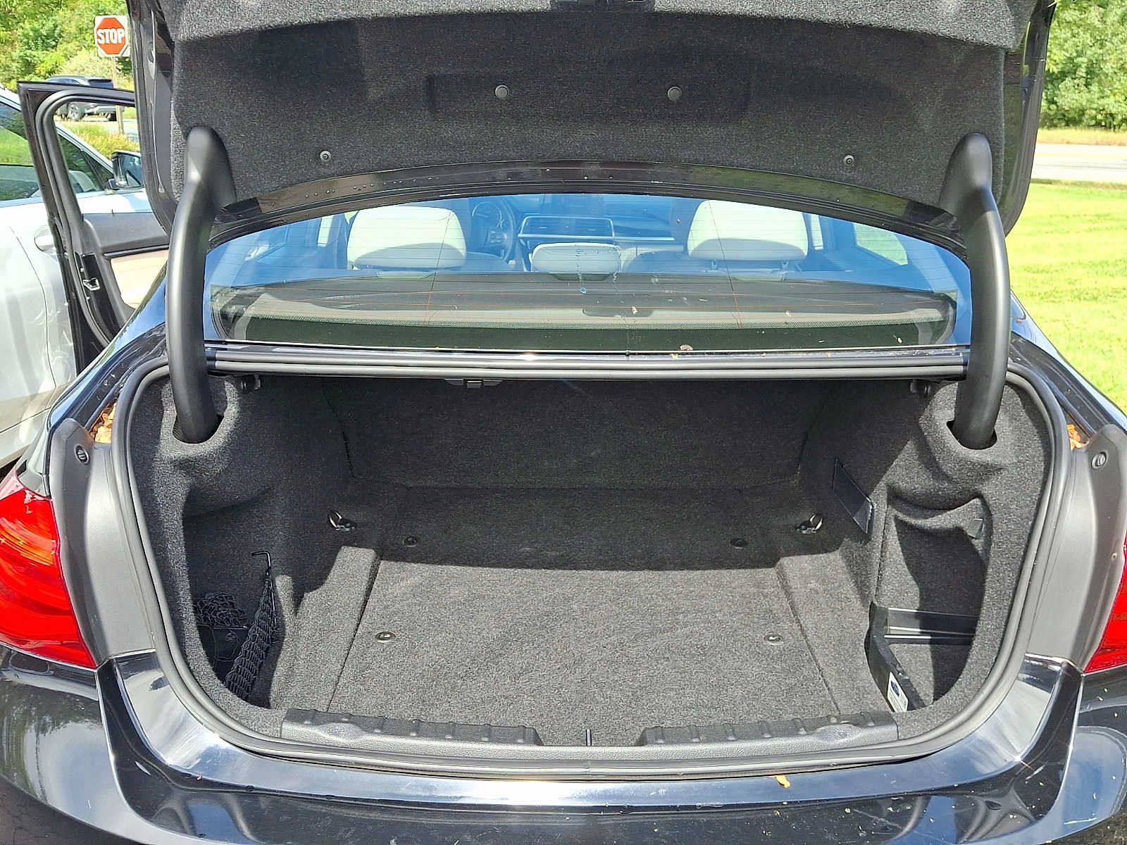 Used 2016 BMW 320i xDrive Sedan AWD/4WD image 27