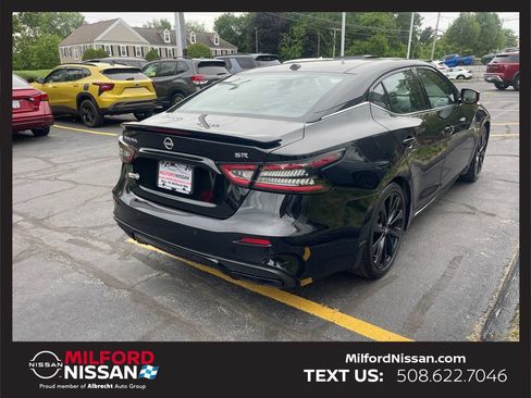Certified 2023 Nissan Maxima SR w/ Sport Mat Group FWD image 5
