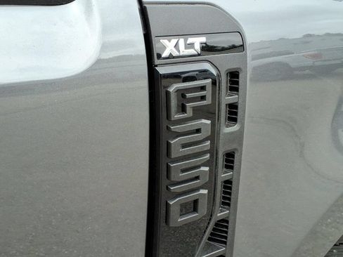 New 2026 Ford F250 XLT w/ XLT Premium Package AWD/4WD image 13