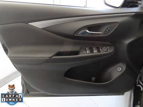 Used 2025 Buick Envista Avenir image 11