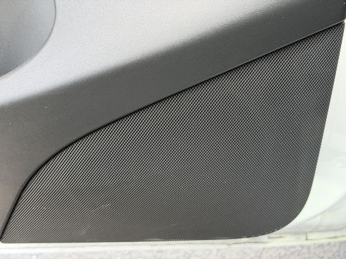 Used 2022 Tesla Model Y Long Range image 25