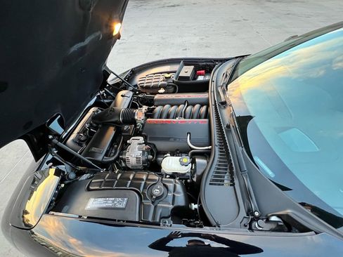 Used 2004 Chevrolet Corvette Convertible w/ Preferred Equipment Group image 10