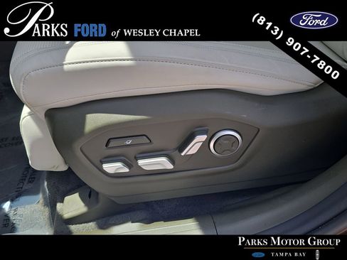 Used 2025 Hyundai Santa Fe Calligraphy AWD/4WD image 19