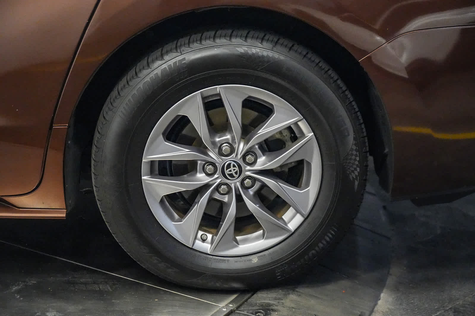 Used 2021 Toyota Sienna XLE AWD/4WD image 10