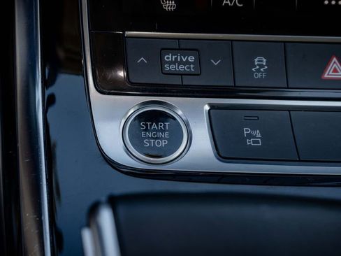 Used 2022 Audi Q7 3.0T Premium w/ Convenience Package image 31