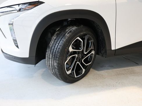 New 2026 Chevrolet Trax RS w/ Sunroof Package image 35