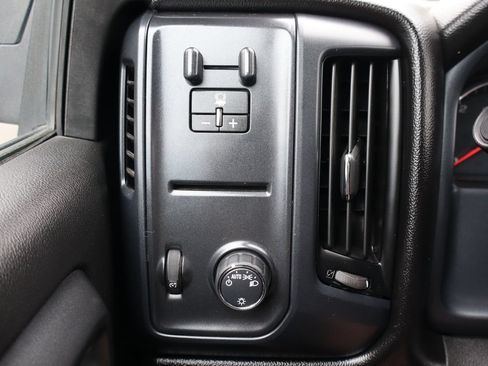 Used 2018 Chevrolet Silverado 1500 Custom w/ Custom Value Package RWD image 28