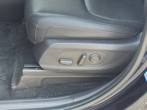 Used 2026 Kia Carnival FWD image 19