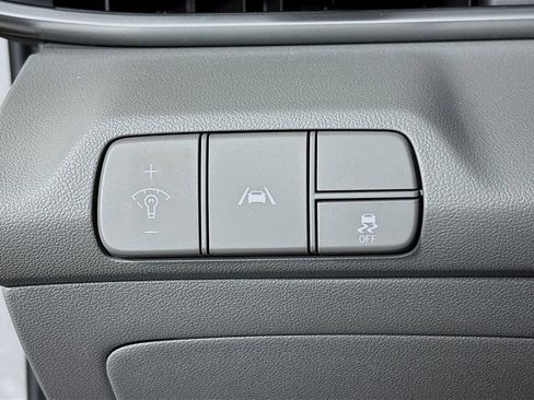 Used 2022 Hyundai Elantra SEL FWD image 11