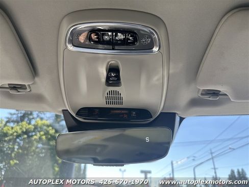 Used 2016 Volvo XC90 T6 Momentum w/ Momentum Plus Package image 37