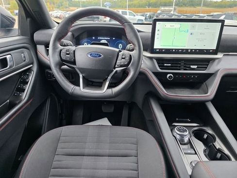 Certified 2025 Ford Explorer ST-Line image 30