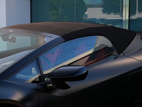 Used 2023 Lamborghini Huracan EVO image 13